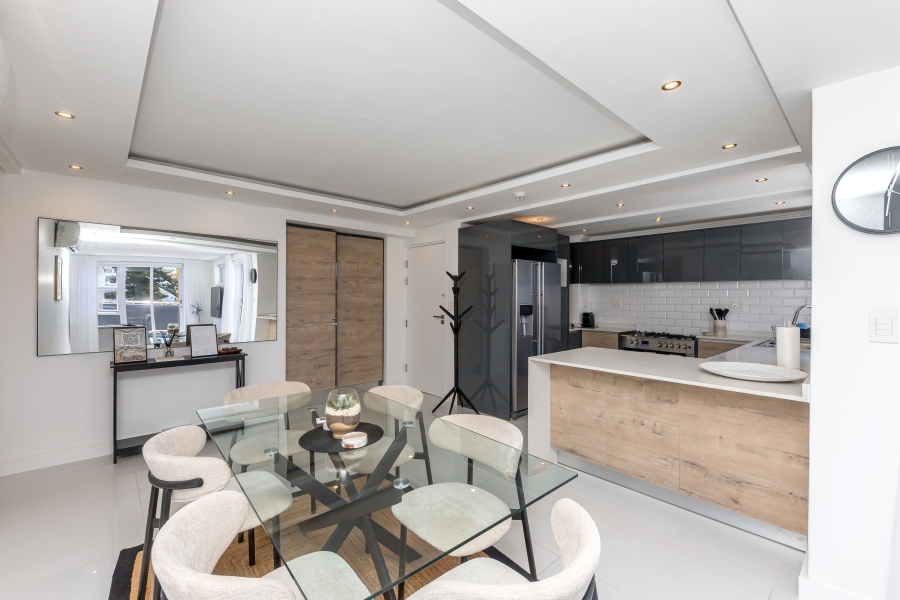 2 Bedroom Property for Sale in Sea Point Western Cape